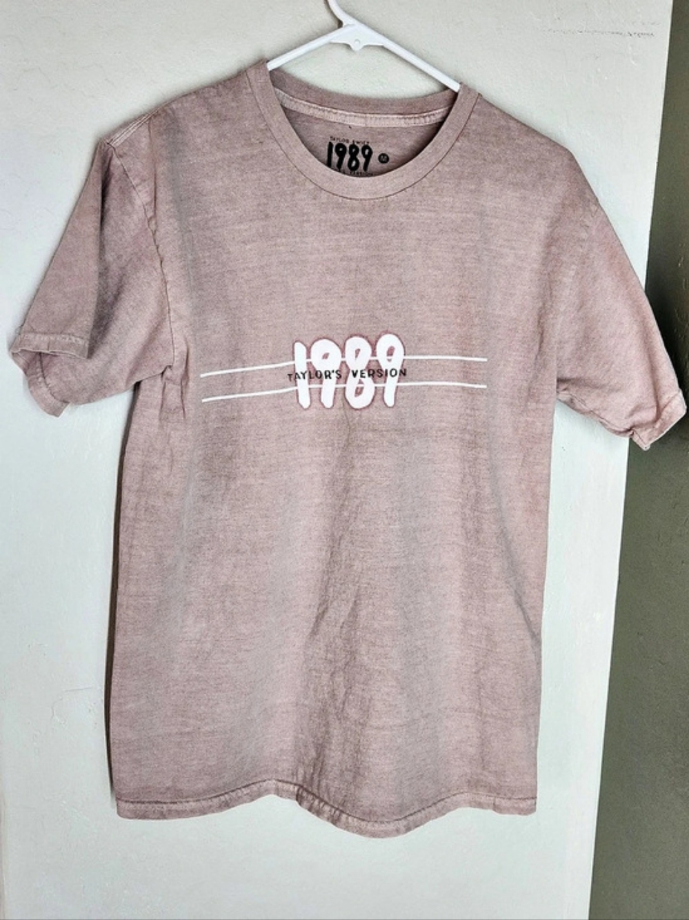 Taylor Swift 1989 (Taylor's Version) Pink T-Shirt Medium